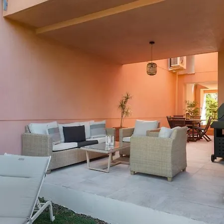 Casa de Férias Splendid And Harmonious 3br House W/pool Marbella