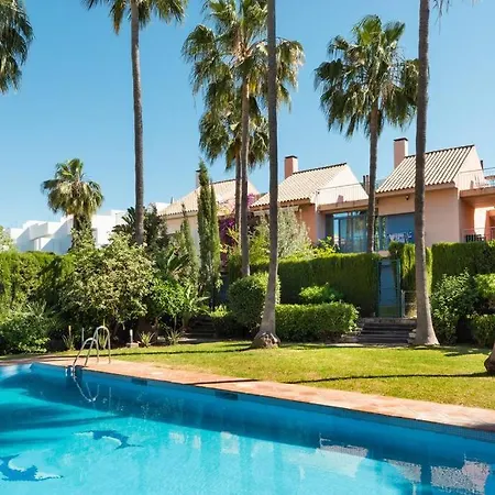 Casa de Férias Splendid And Harmonious 3br House W/pool Marbella